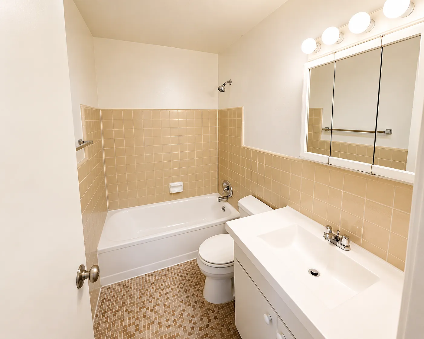 2 bed, 800 sqft, $1,575 — Photo 4