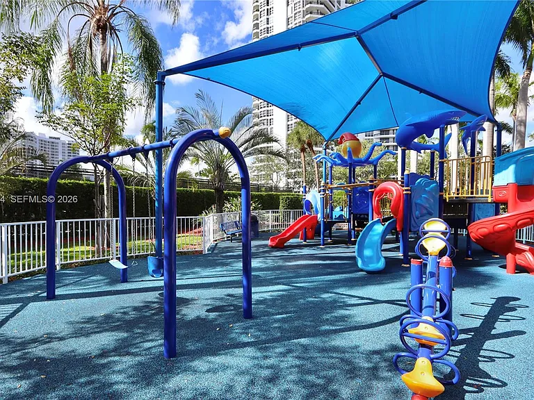 3600 Mystic Pointe Dr #1115 — Photo 52