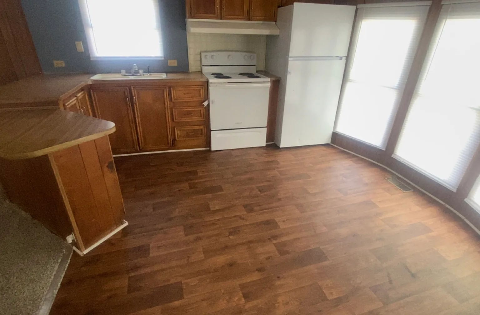 2 bed, 1000 sqft, $835 — Photo 2