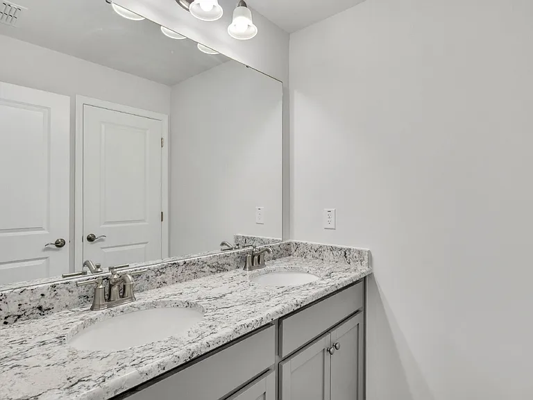 840 McKenzie Park Ter — Photo 33