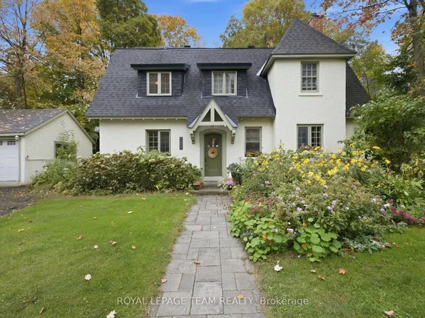 480 Oakhill Rd, Ottawa, ON K1M 1J6