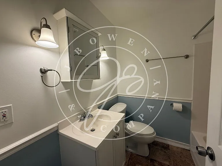 3223 Inverness Ave — Photo 15