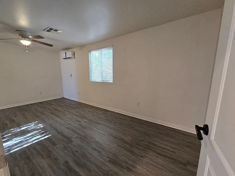 4124 W Avenue L6 — Photo 16