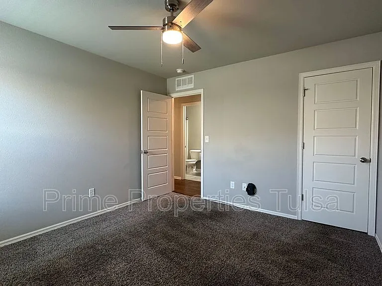 13441 S 72nd Ct E — Photo 5