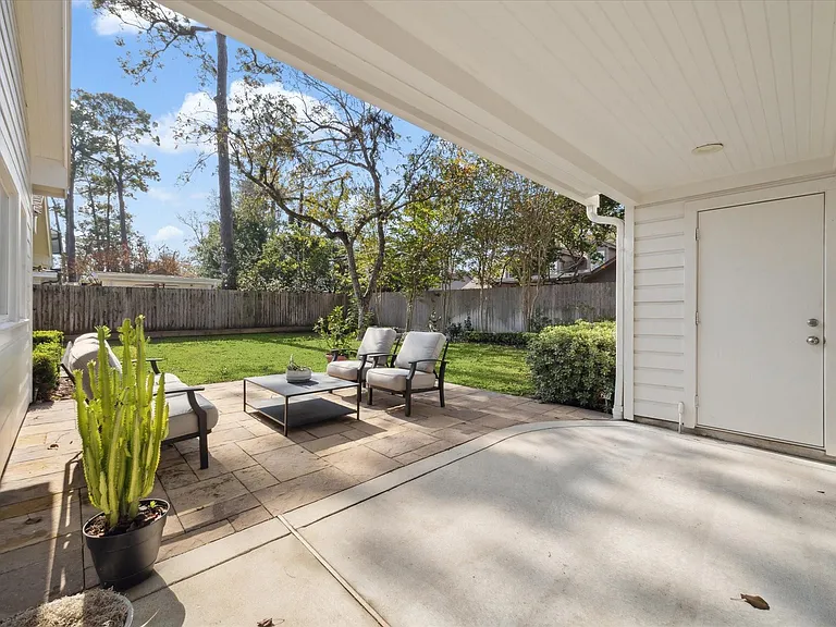 737 Country Ln — Photo 22