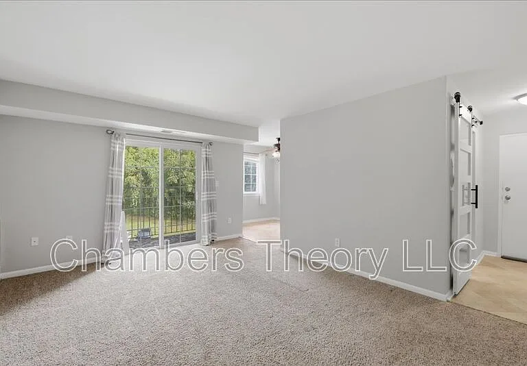 1521 Colonial Dr #304 — Photo 5