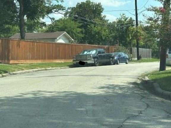 Exterior Neighborhood (street photo)