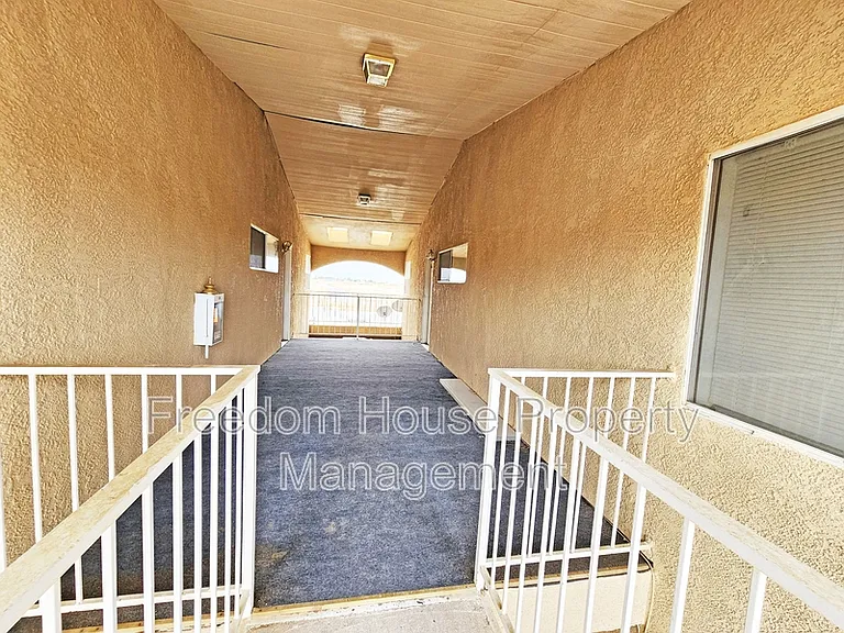 2321 E Calvada Blvd #6 — Photo 3