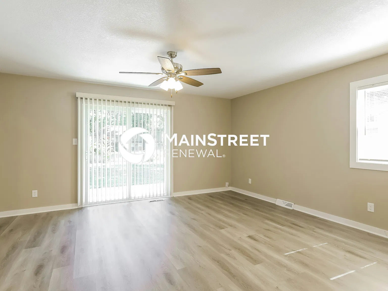 503 Ne Castle Dr — Photo 3