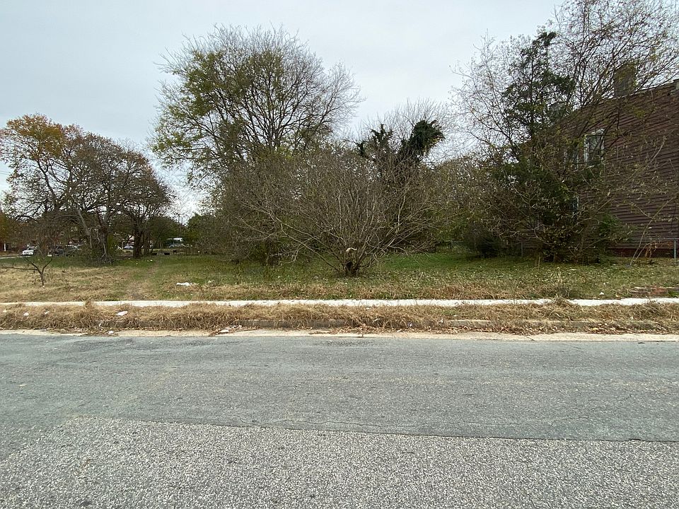 2nd image of 2102 Redd St