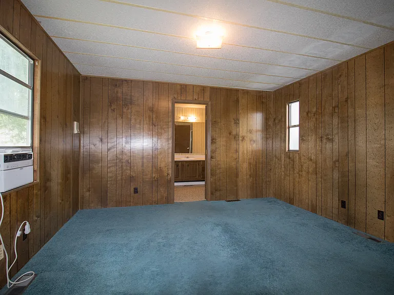 115 Geola St — Photo 10