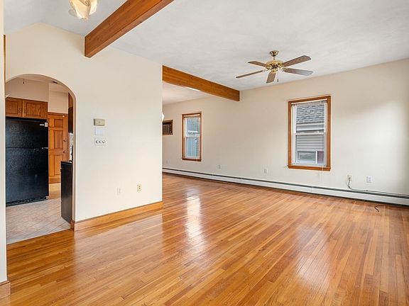 5th image of 74 Hinckley St
