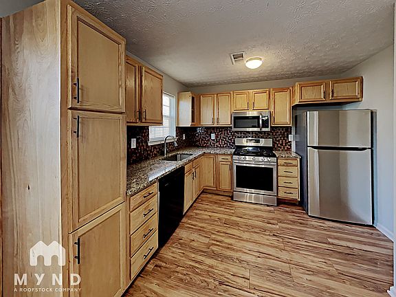 3rd image of 515 Gardinia Dr