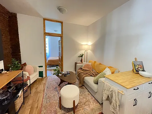 Rented by Best Apartments North Inc | media 13