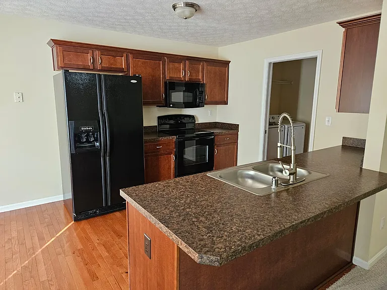 403 Persimmon Dr — Photo 8