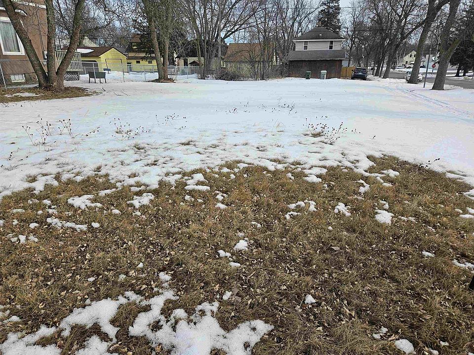 1st image of 2724 2nd Ave E
