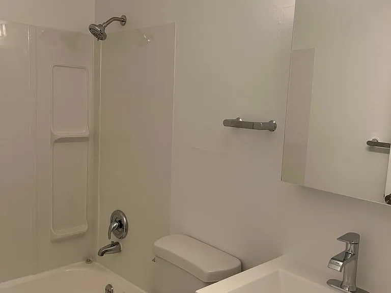 Fairview Apartments — Photo 12