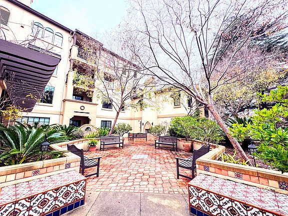 2nd image of 633 Elm St APT 318