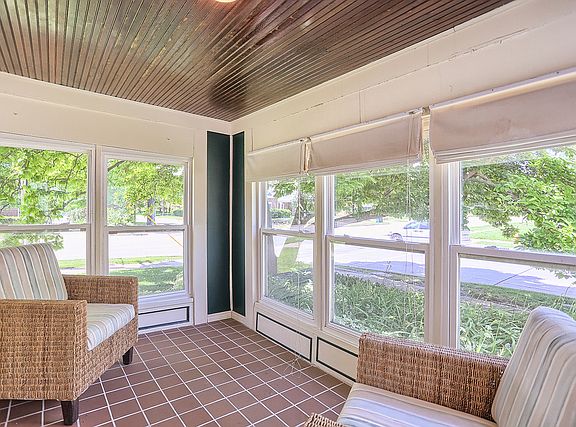 5th image of 702 S Prospect Ave