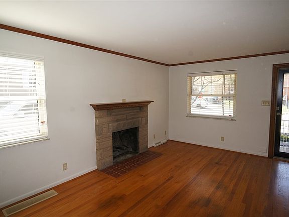 3rd image of 2818 Indiana Ave
