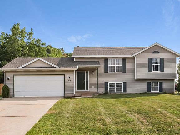 2nd image of 3824 Amberly Ct SE