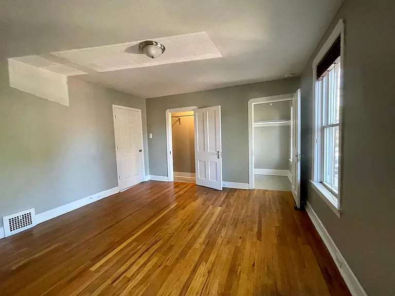 2045 W 38th St #U — Photo 11