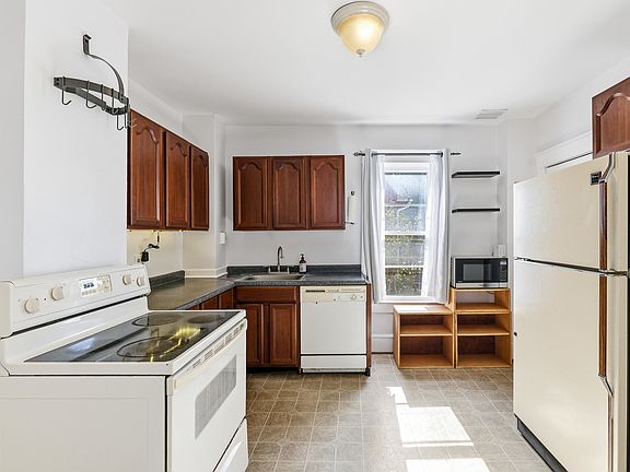 2nd image of 519 W Market St