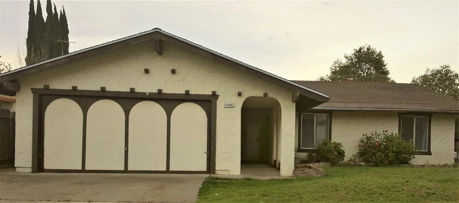 4066 Farmer Way photo 1