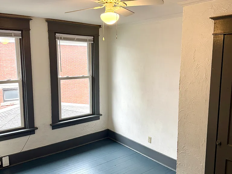 565 W Brady St #1/2 — Photo 10