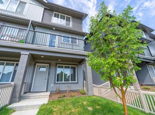 7032 Rosenthal Dr NW, Edmonton, AB T5T7L4