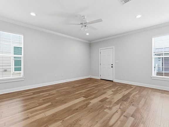 4th image of 850 Sallier St #6