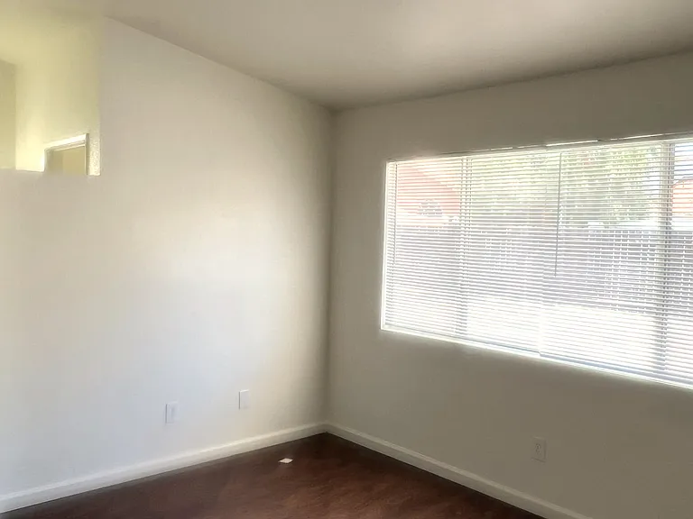 4264 Willowcreek Ct — Photo 12