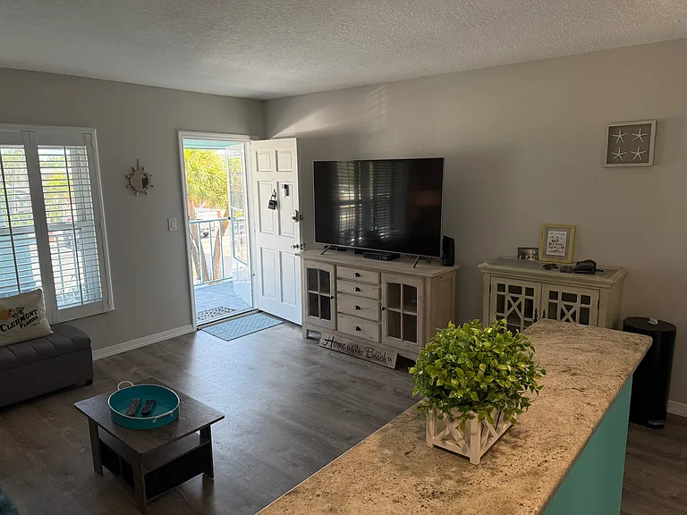 680 71st Ave #9 — Photo 5