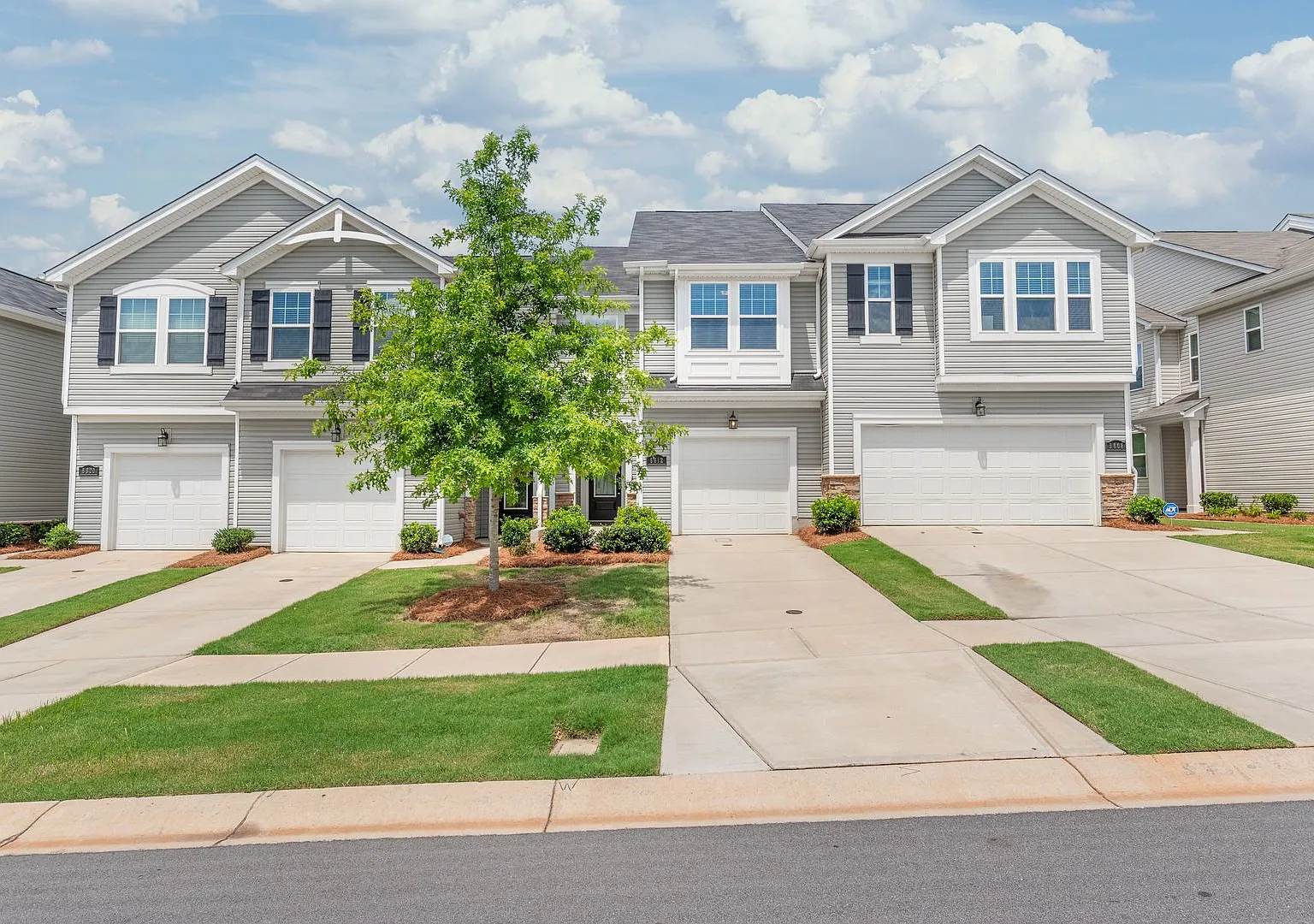 Like-New Townhome in Pristine, Move-In Ready Condition — Photo 1