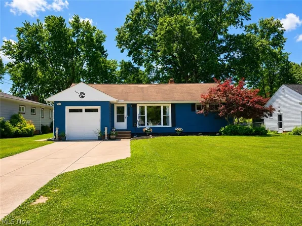 11737 Meadowbrook Dr, Parma Heights, OH 44130
