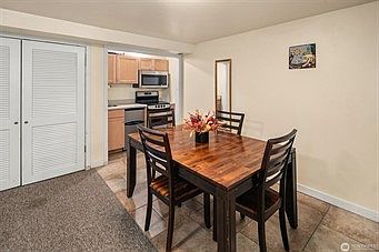 4th image of 15871 NE 1st St #Basement