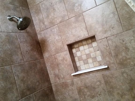 5th image of 614 W Forest Dr