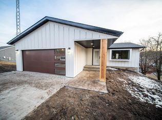 408 20th St SW, Rochester, MN 55902