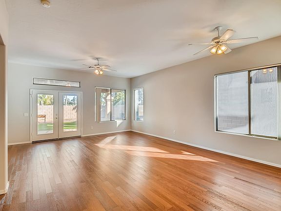 4th image of 2364 W Olive Way