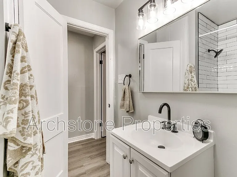 2617 NW 37th St — Photo 14