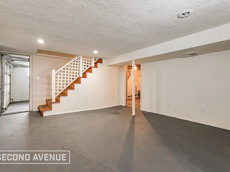 641 Penny Dr — Photo 13