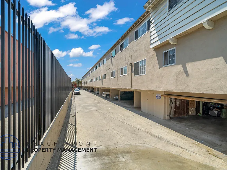 3612 W. 102nd St. — Photo 10