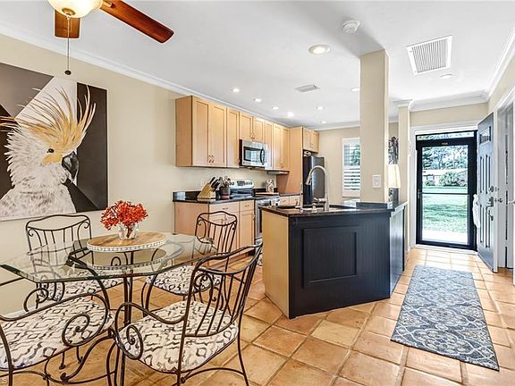5th image of 1075 Pine Isle LN #1075