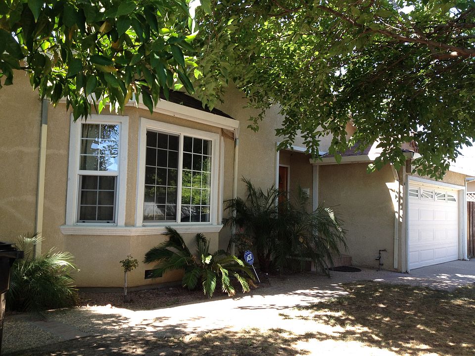 1st image of 2975 Spring Garden Dr