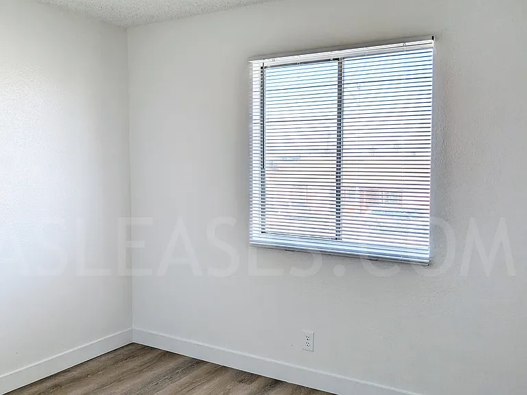 301 Eastminister Ct #C — Photo 5