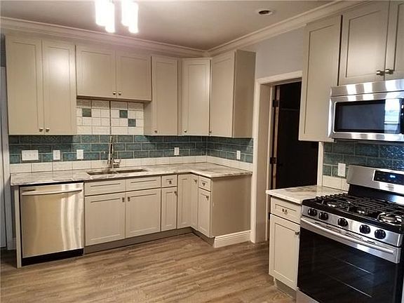 2nd image of 1881 Abundance St