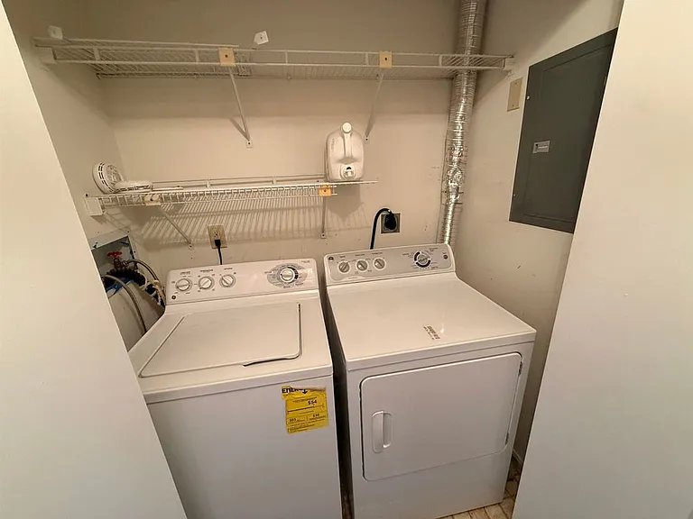 L4 Stonehedge Dr #L4 — Photo 11