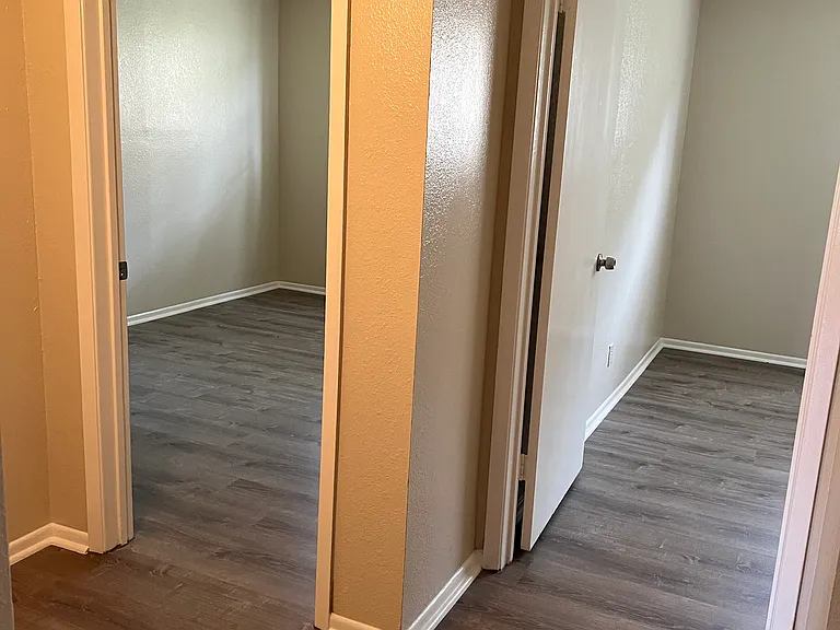 Ricks Apartments — Photo 44