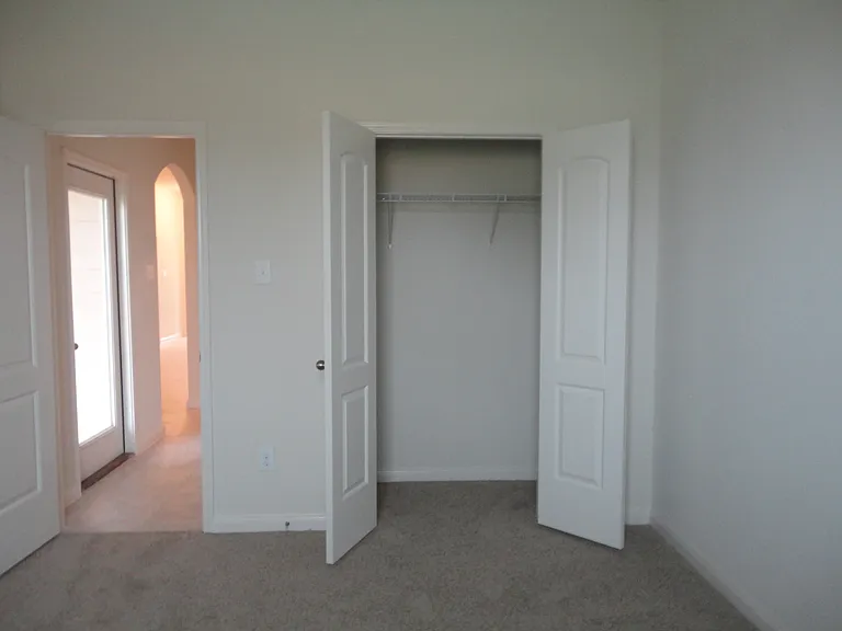 1800 Douglas St #1 — Photo 3