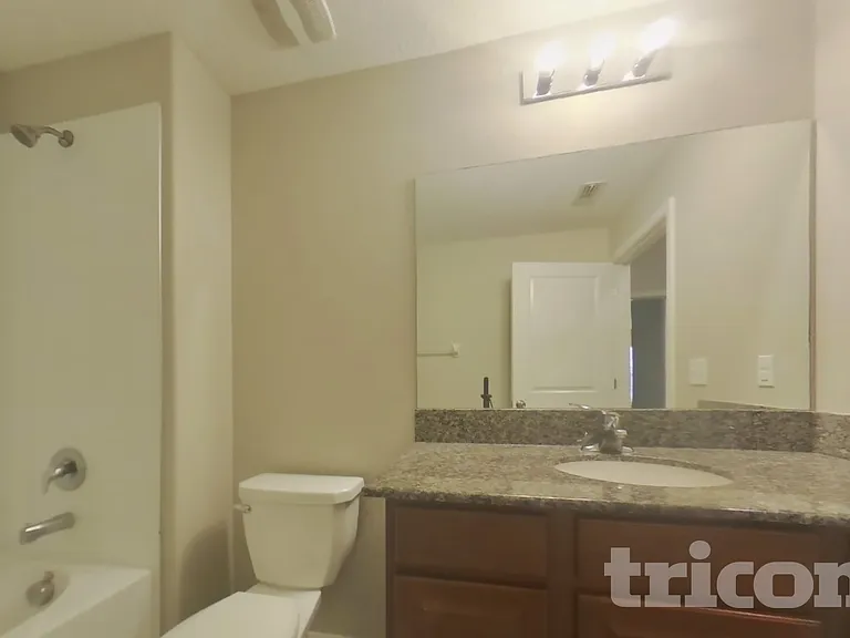 1724 Broad Winged Hawk Dr — Photo 13